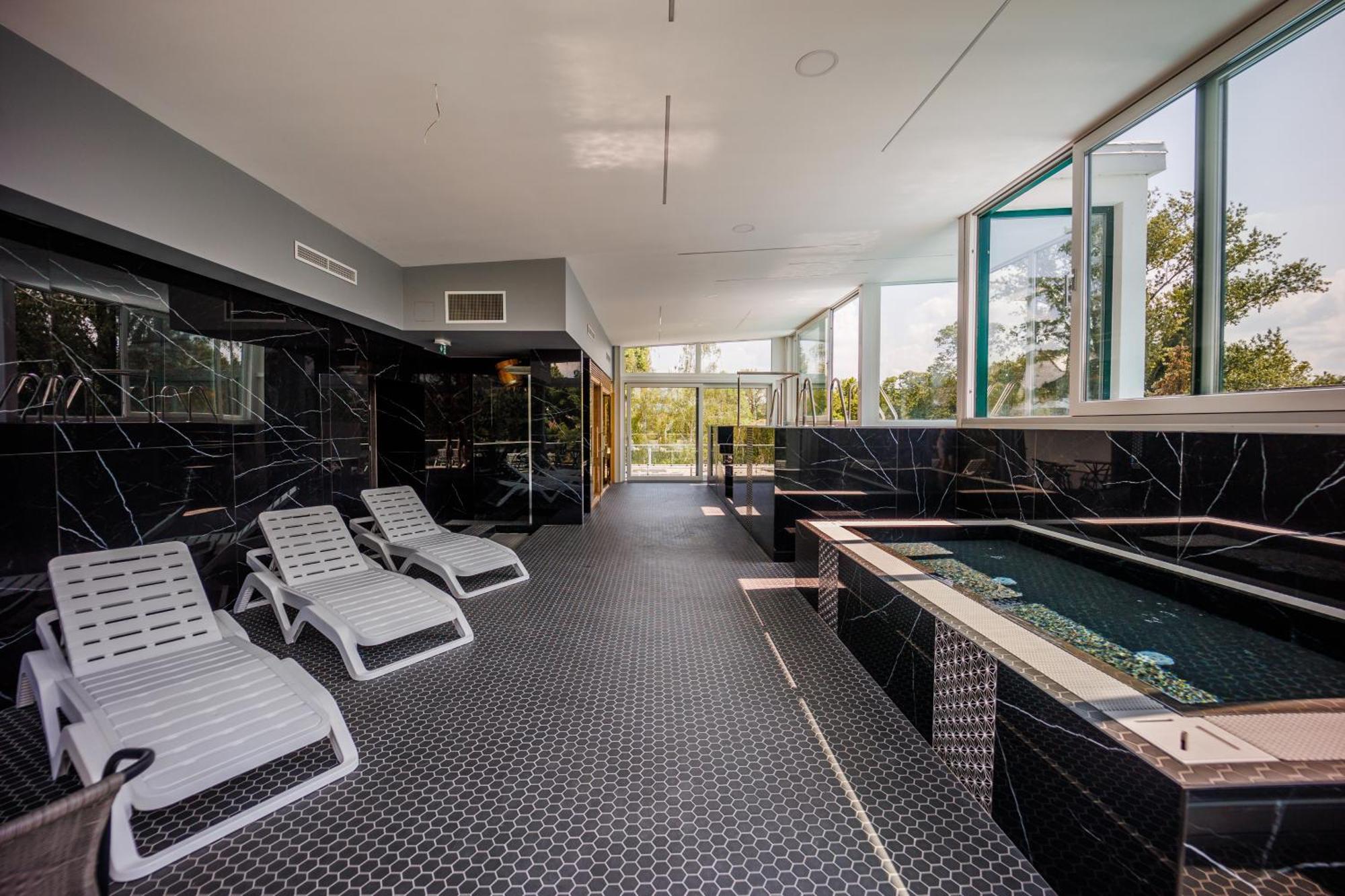 Bauhaus Wellness 204 * Siofok